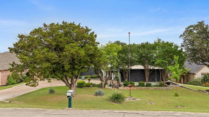 5007 Comanche Drive, Granbury TX 76049 - Photo 3