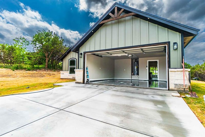 916 Mojave Trail, Granbury TX 76048 - Photo 2