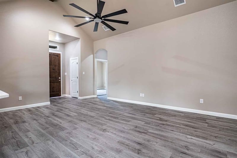 916 Mojave Trail, Granbury TX 76048 - Photo 6