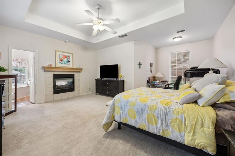 9705 Valley Lake Court, Irving TX 75063 - Photo 17