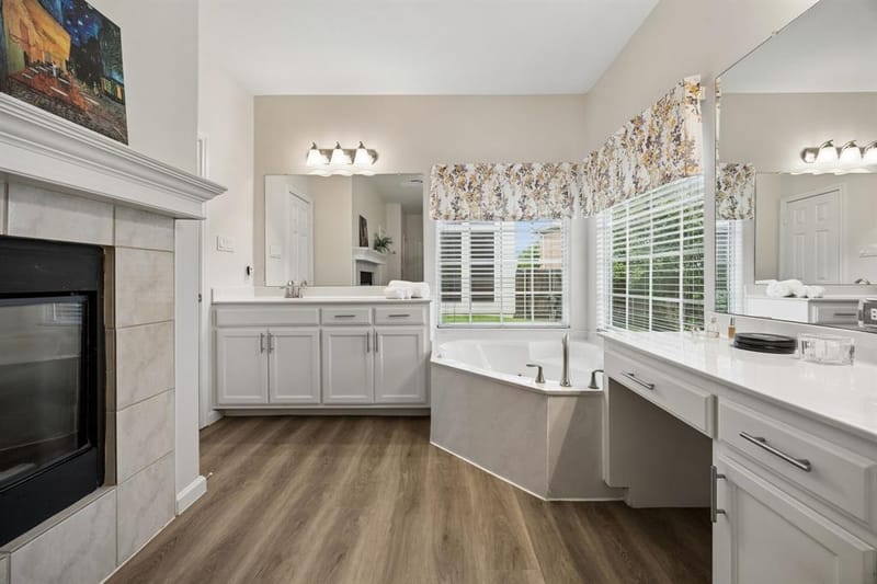 9705 Valley Lake Court, Irving TX 75063 - Photo 20
