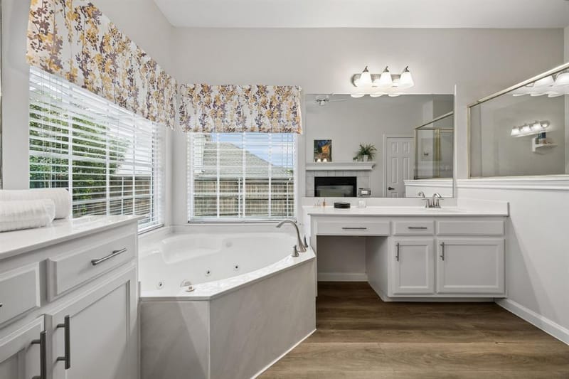 9705 Valley Lake Court, Irving TX 75063 - Photo 21