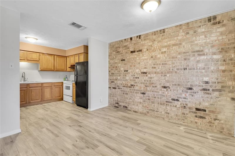44 E Mountain Creek Drive, Grand Prairie TX 75052 - Photo 3