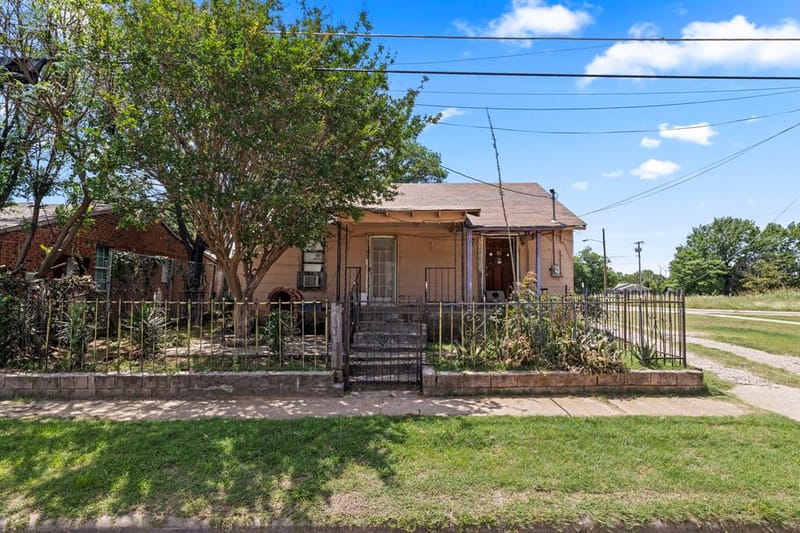 3347 Topeka Avenue, Dallas TX 75212 - Photo 3
