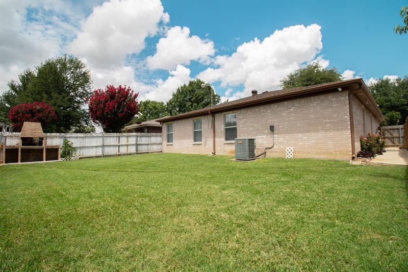 1363 Yorkshire Street # 2, Fort Worth TX 76134 - Photo 17