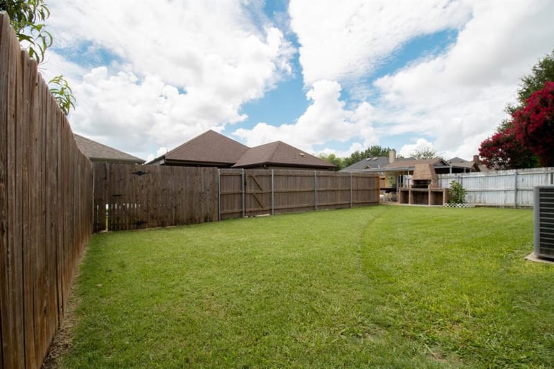 1363 Yorkshire Street # 2, Fort Worth TX 76134 - Photo 18