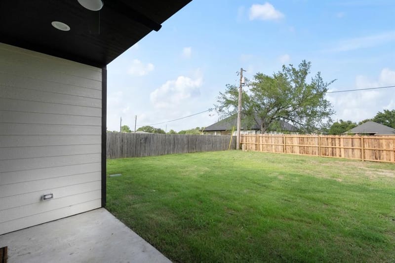 228 E Windjammer Road, Gun Barrel City TX 75156 - Photo 15