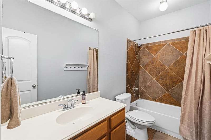 1530 Biltmore Lane, Irving TX 75063 - Photo 16