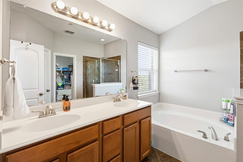 1530 Biltmore Lane, Irving TX 75063 - Photo 22