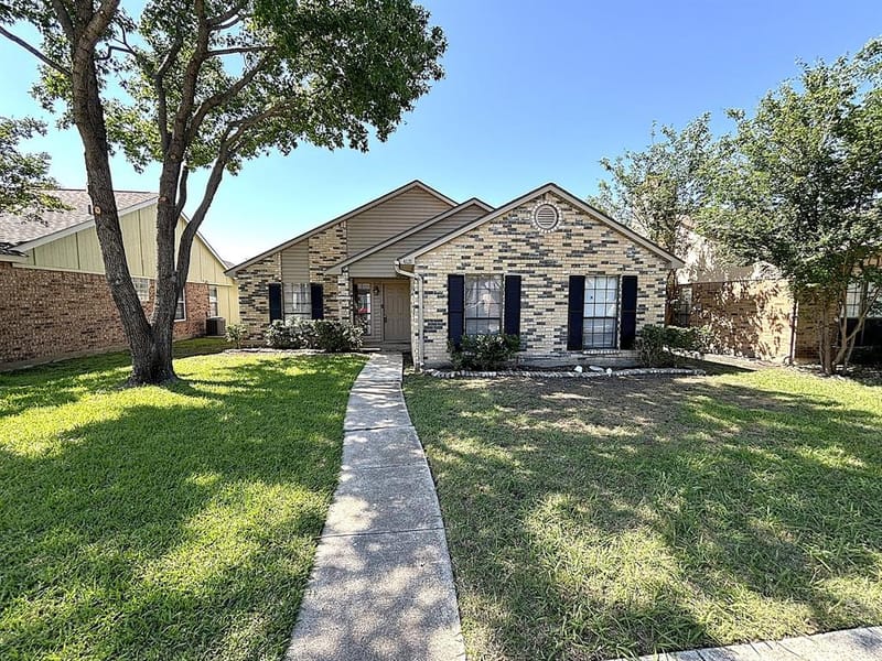 4121 Driscoll Drive, The Colony TX 75056 - Photo 2