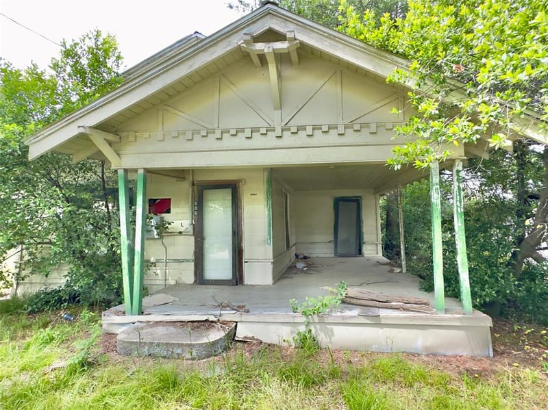 606 Houston Street, Sulphur Springs TX 75482 - Photo 2