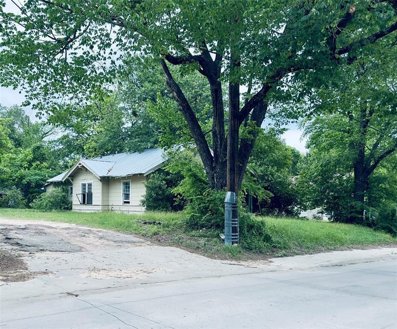 606 Houston Street, Sulphur Springs TX 75482 - Photo 10