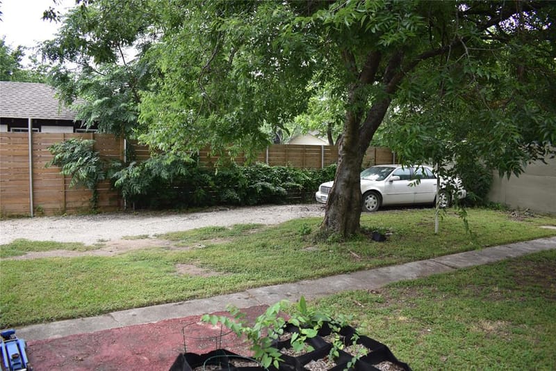 811 Buckalew Street, Dallas TX 75208 - Photo 31