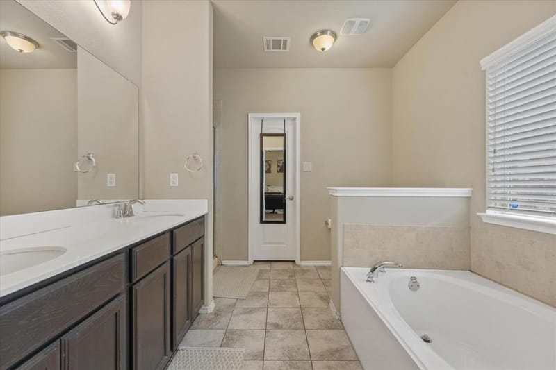 Address withheld at seller's request - Photo 16