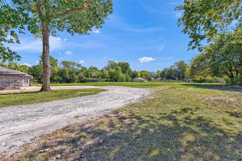 608 North Avenue, Whitesboro TX 76273 - Photo 6