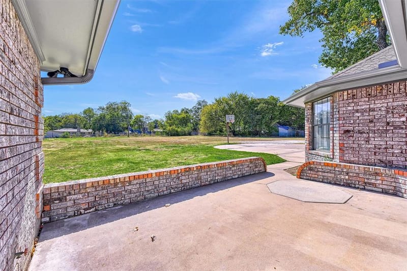 608 North Avenue, Whitesboro TX 76273 - Photo 9