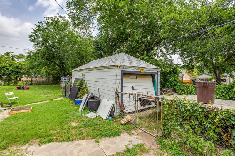 2529 Primrose Avenue, Fort Worth TX 76111 - Photo 2