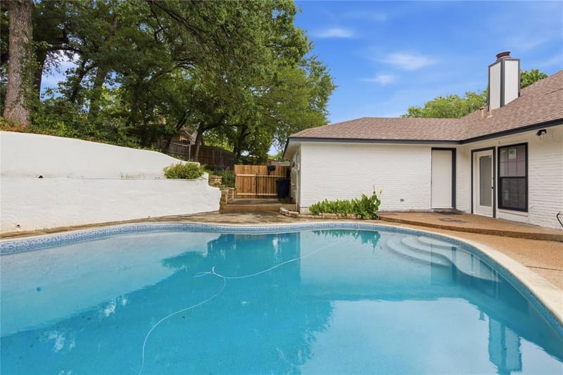 237 Bradford Drive, Hurst TX 76053 - Photo 32