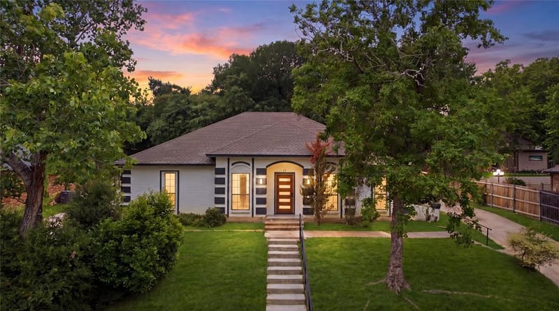 237 Bradford Drive, Hurst TX 76053