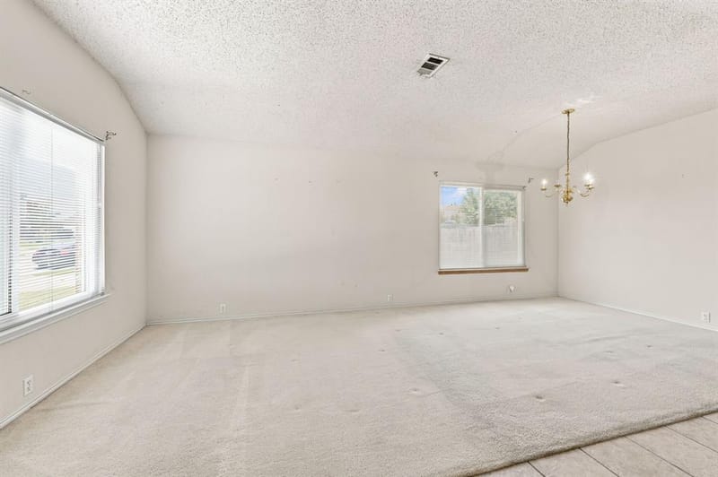 1409 Dundee Drive, Arlington TX 76002 - Photo 7