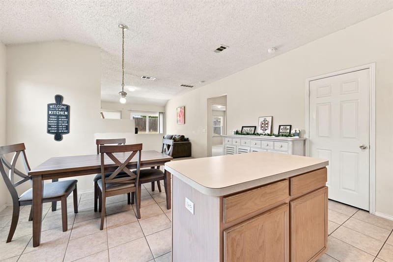 1409 Dundee Drive, Arlington TX 76002 - Photo 11