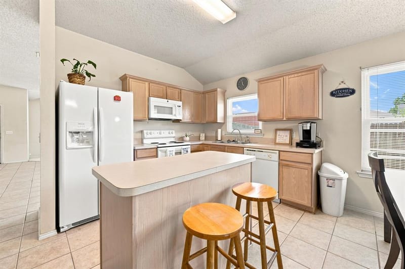 1409 Dundee Drive, Arlington TX 76002 - Photo 8
