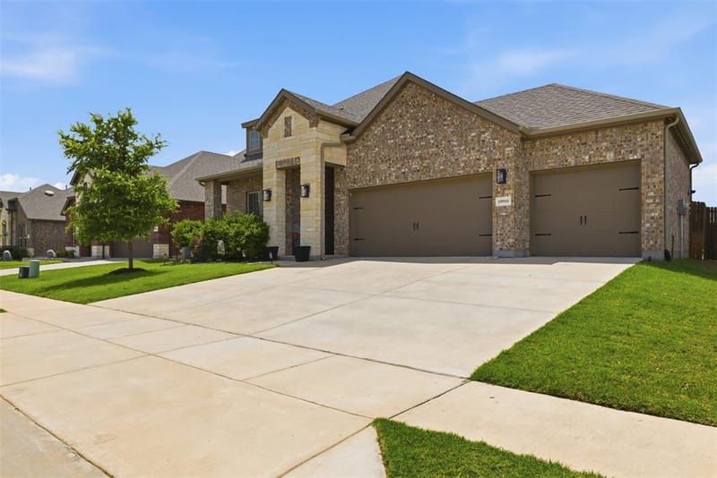 10916 Glover Lane, Aubrey TX 76227 - Photo 6