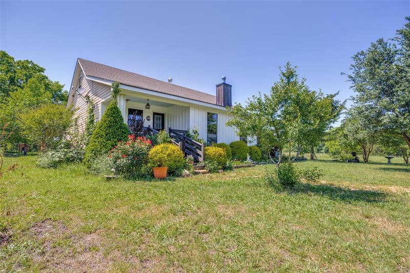 744 County Road 4910, Trenton TX 75490 - Photo 2