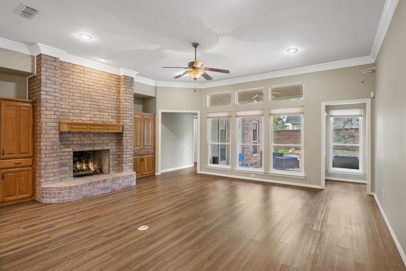 3317 Tiverton Court, Arlington TX 76001 - Photo 3