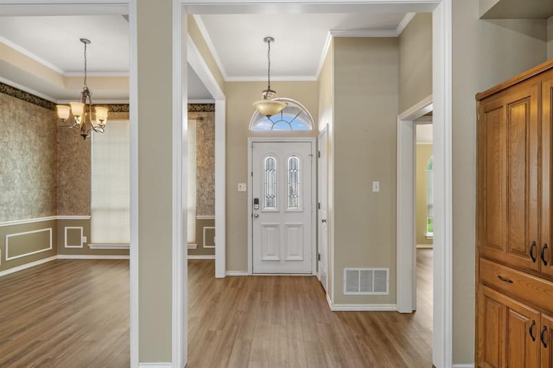 3317 Tiverton Court, Arlington TX 76001 - Photo 5