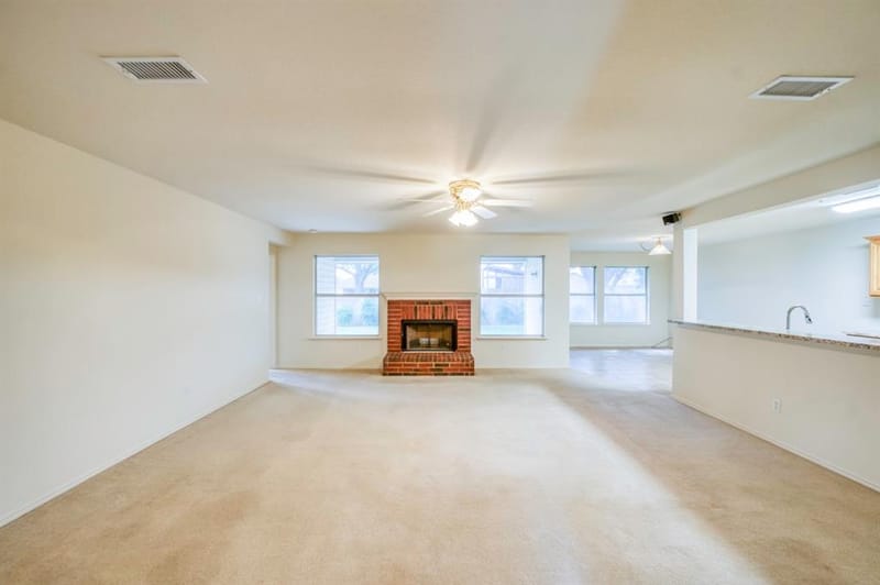 320 Shane Lane, Burleson TX 76028 - Photo 2
