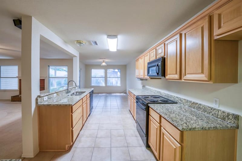 320 Shane Lane, Burleson TX 76028 - Photo 7