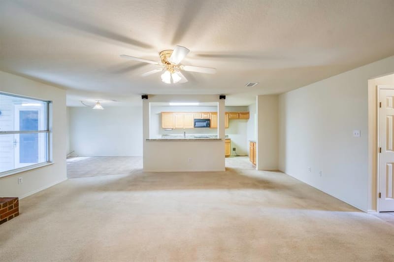 320 Shane Lane, Burleson TX 76028 - Photo 3