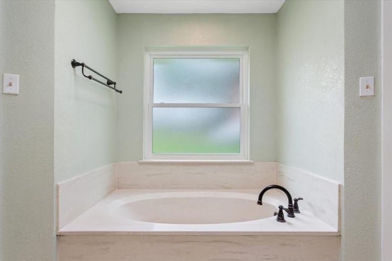 10025 Forest View Drive, Woodway TX 76712 - Photo 26