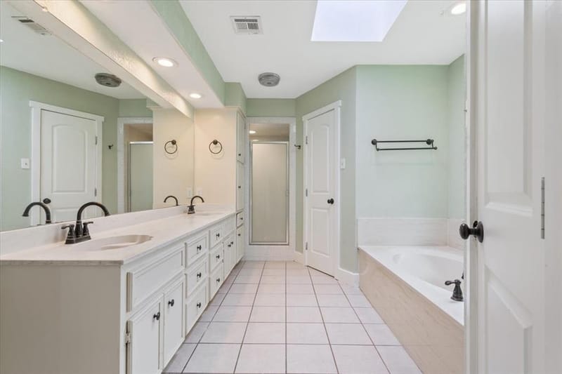 10025 Forest View Drive, Woodway TX 76712 - Photo 25