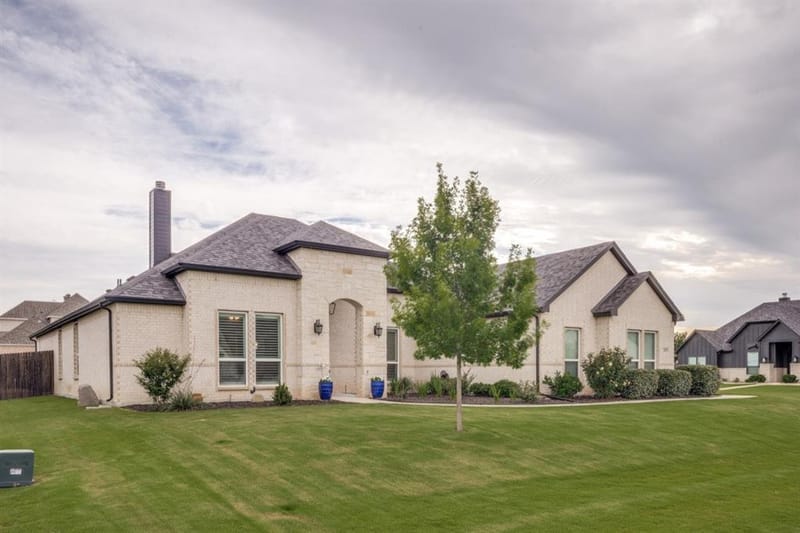 14825 Crystal Spring Drive, Justin TX 76247 - Photo 2