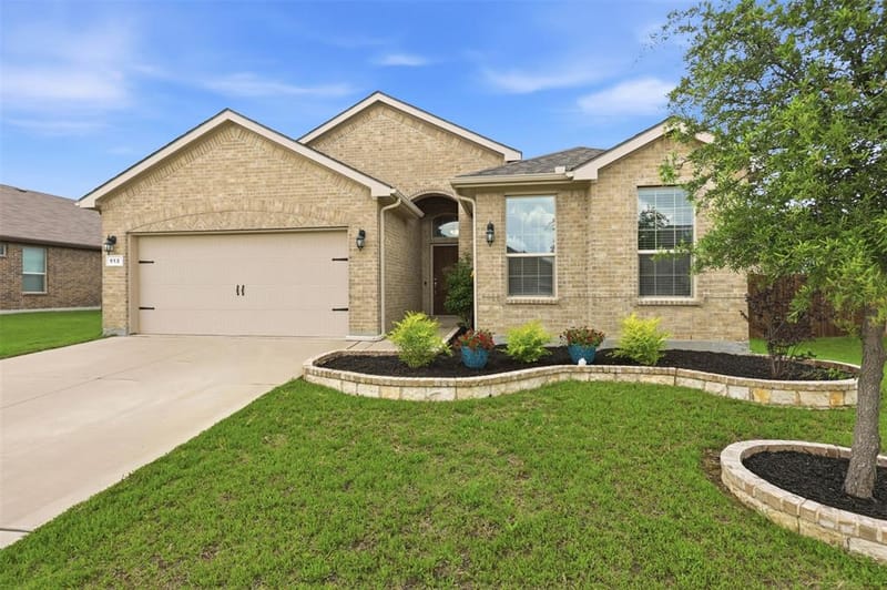 512 Dunster Lane, Saginaw TX 76131