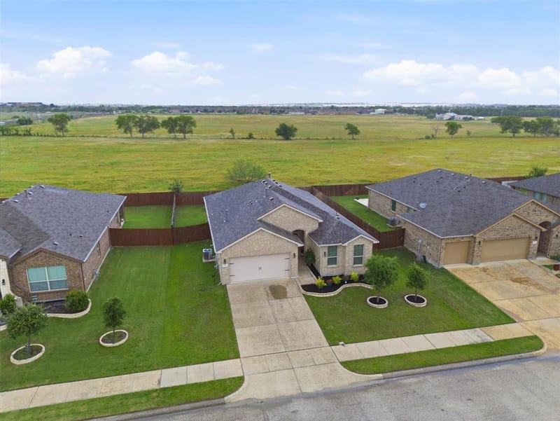 512 Dunster Lane, Saginaw TX 76131 - Photo 28