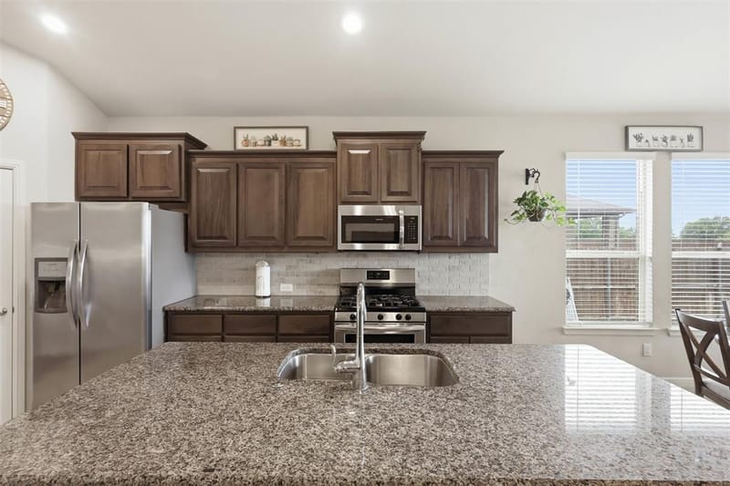 512 Dunster Lane, Saginaw TX 76131 - Photo 10