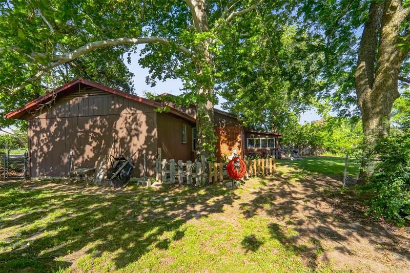615 W North Street, Blossom TX 75416 - Photo 31