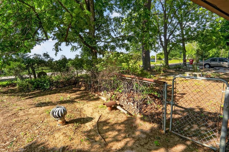 615 W North Street, Blossom TX 75416 - Photo 29