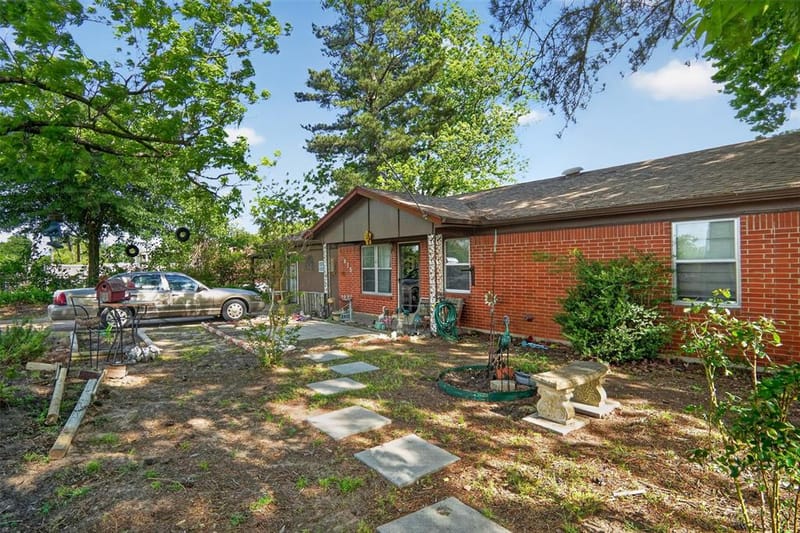 615 W North Street, Blossom TX 75416 - Photo 4