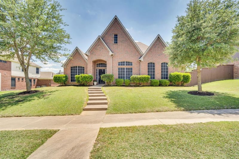 900 Ginger Trail, DeSoto TX 75115