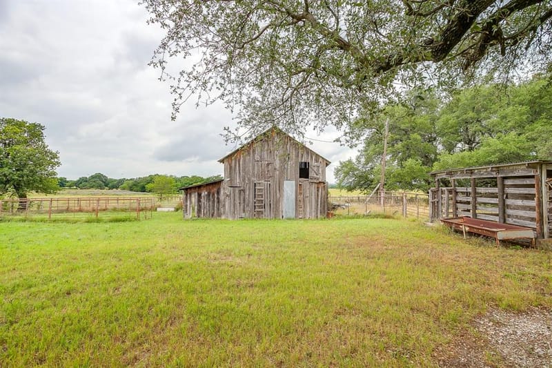 300 S Caddo Street, Lipan TX 76462 - Photo 36