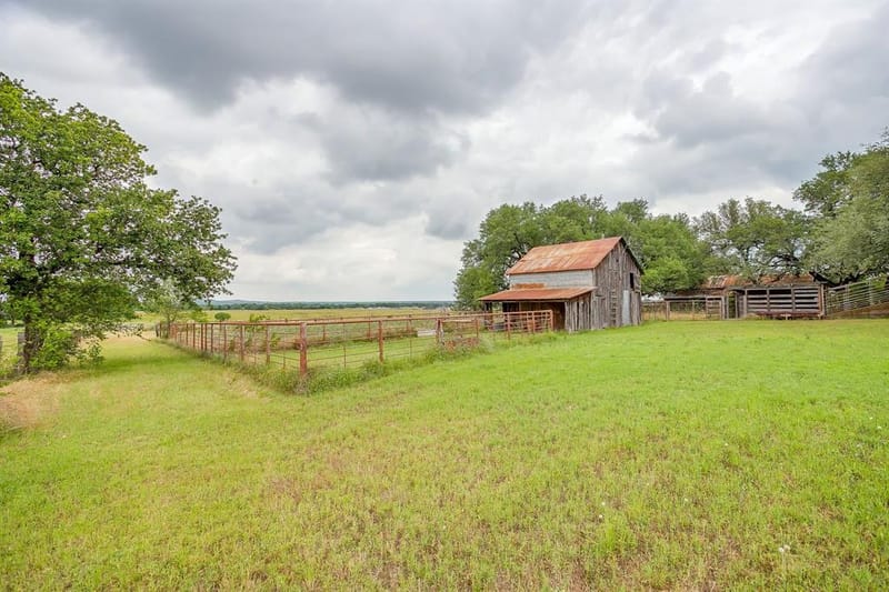 300 S Caddo Street, Lipan TX 76462 - Photo 38