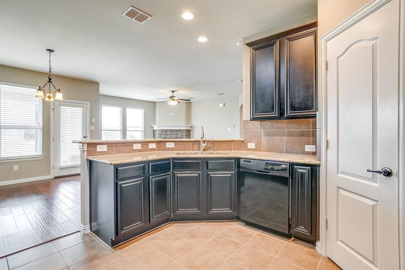 1537 Silverstone Drive, Weatherford TX 76087 - Photo 8