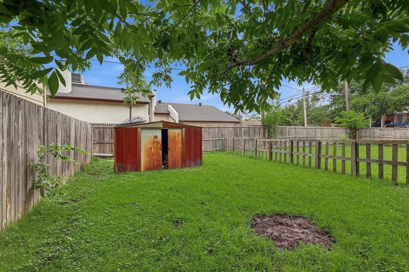 2800 Brockbank Drive, Irving TX 75062 - Photo 34
