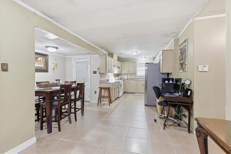 2800 Brockbank Drive, Irving TX 75062 - Photo 14