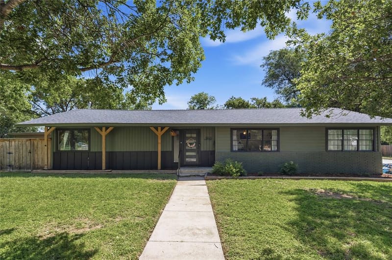 1908 8th Street, Brownwood TX 76801