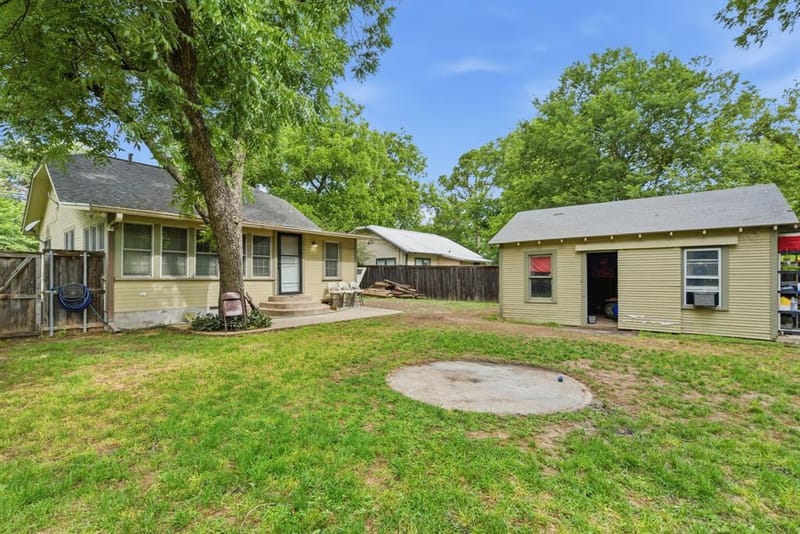 525 S Austin Street, De Leon TX 76444 - Photo 3